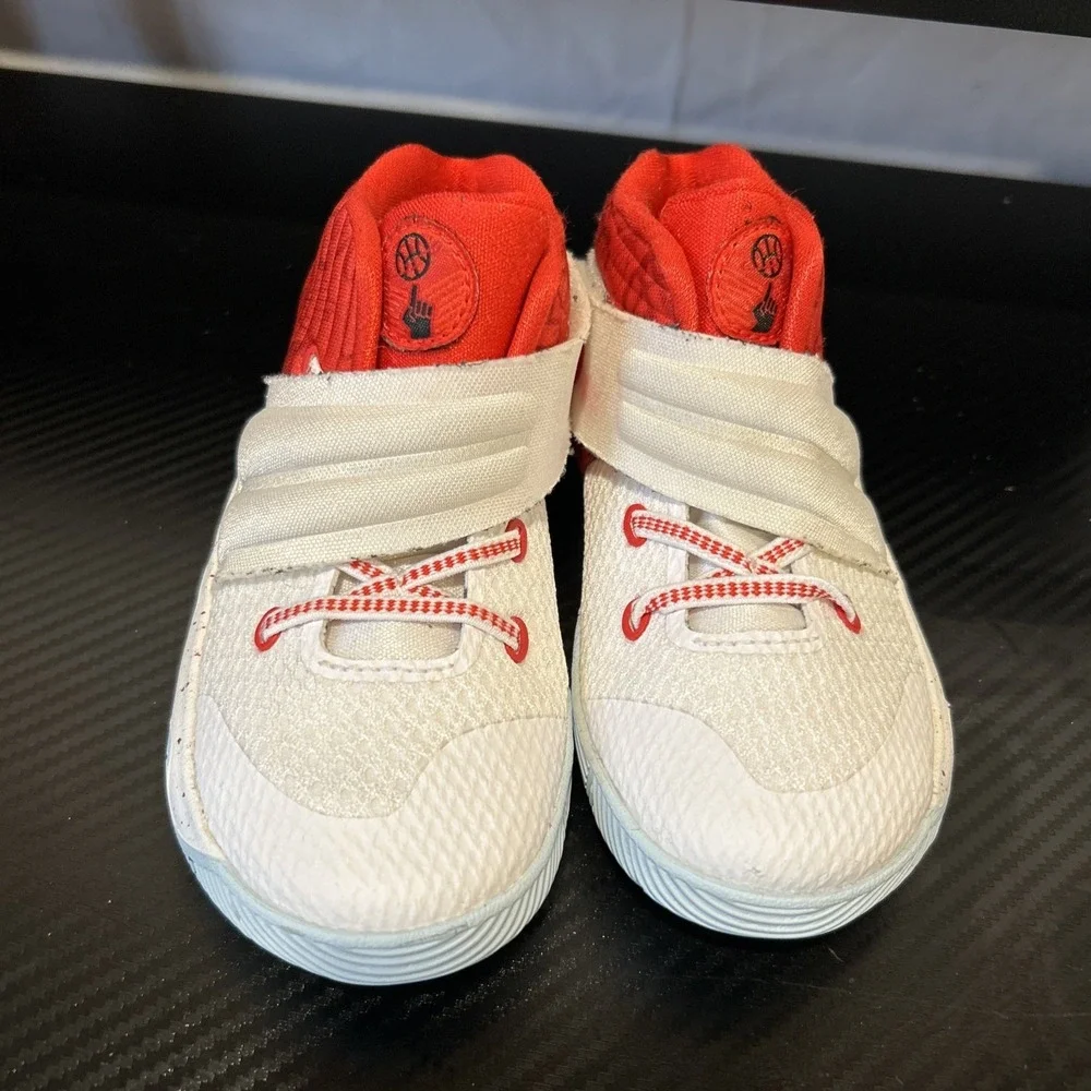 Nike Kyrie‎ 2 Shoes Youth Size 12C Red White Basketball Sneaker 827280-166